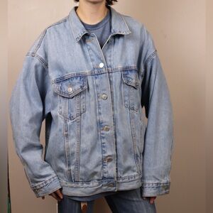 Levi’s Signature Oversized Light Wash Blue Denim Jacket XL 100% Cotton READ